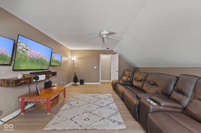 5881 Lost Oaks Drive, Carmel, IN 46033