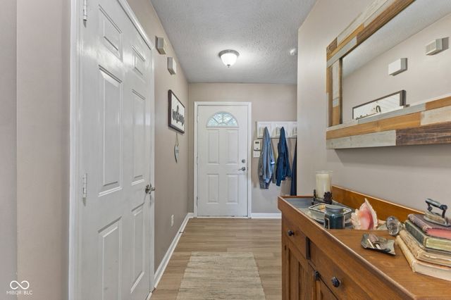 5881 Lost Oaks Drive, Carmel, IN 46033