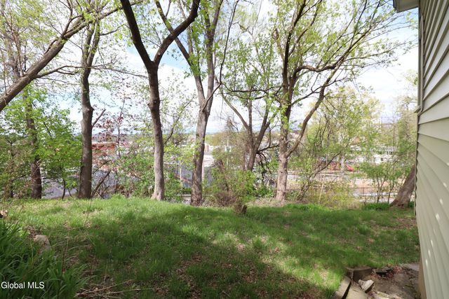 10 Daggett Terrace, Schenectady, NY 12307