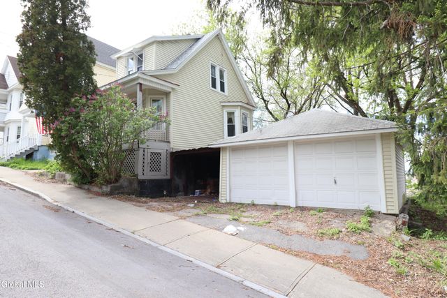 10 Daggett Terrace, Schenectady, NY 12307