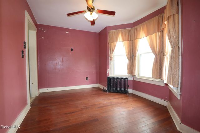 10 Daggett Terrace, Schenectady, NY 12307