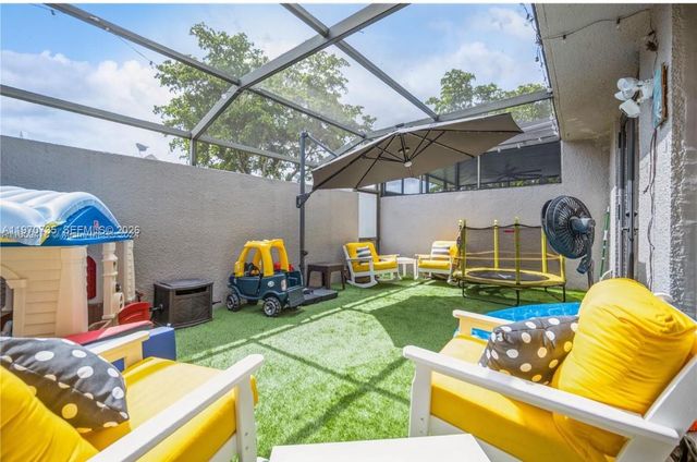 11208 NW 15th St, Pembroke Pines, FL 33026