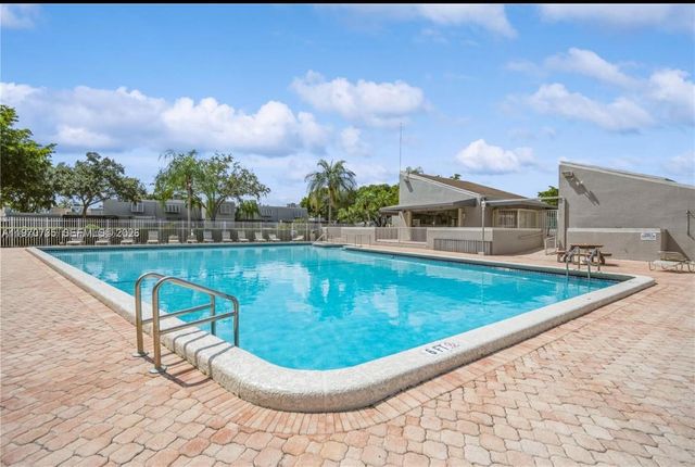 11208 NW 15th St, Pembroke Pines, FL 33026