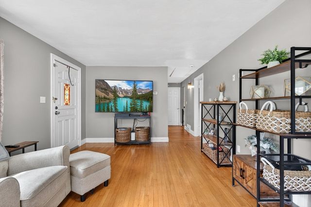 44 Oak St, Billerica, MA 01862