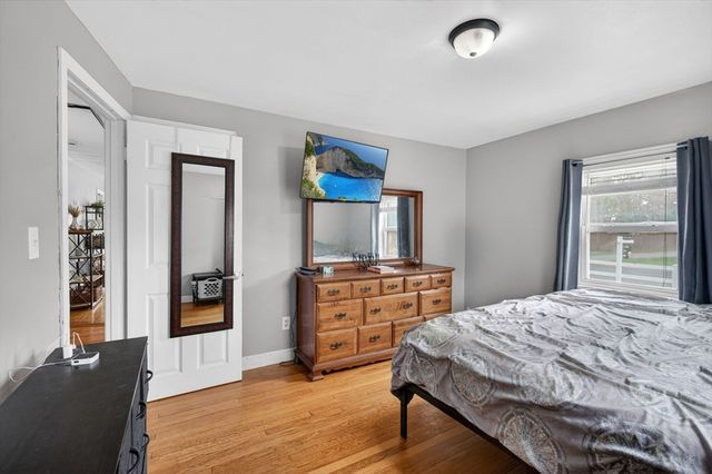 44 Oak St, Billerica, MA 01862