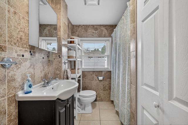 44 Oak St, Billerica, MA 01862