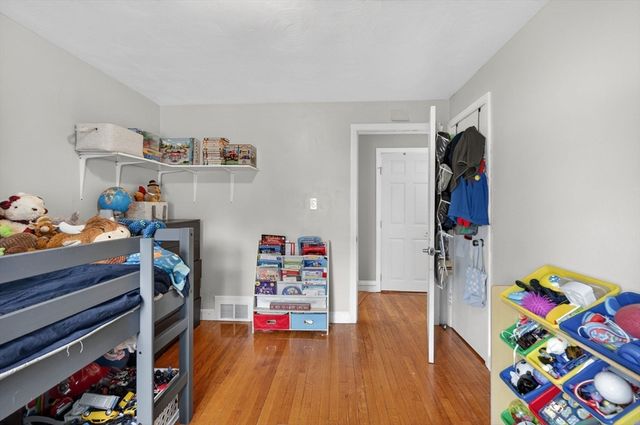 44 Oak St, Billerica, MA 01862