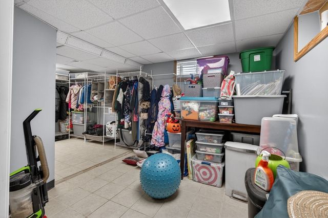 44 Oak St, Billerica, MA 01862