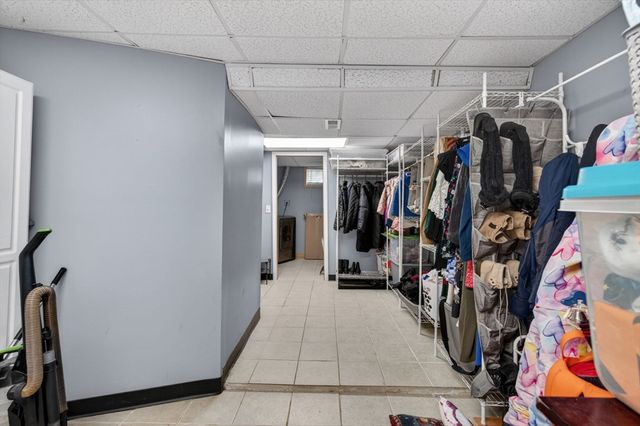 44 Oak St, Billerica, MA 01862