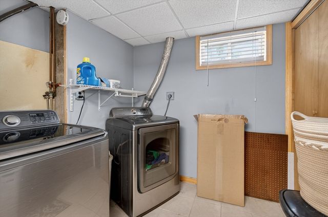 44 Oak St, Billerica, MA 01862