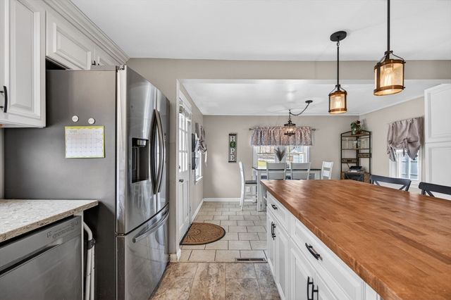 44 Oak St, Billerica, MA 01862