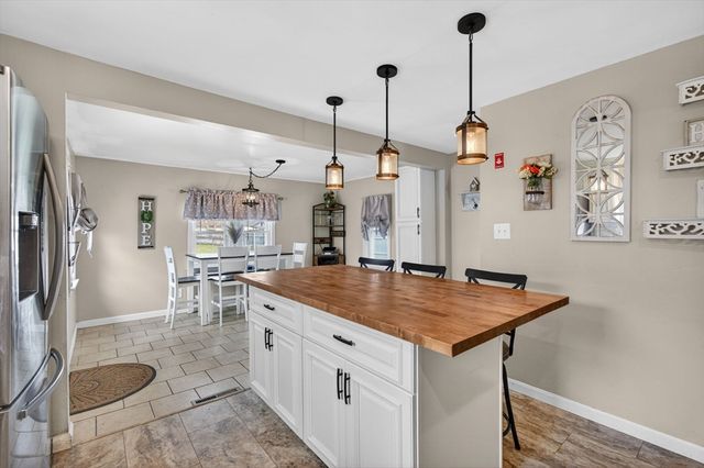 44 Oak St, Billerica, MA 01862