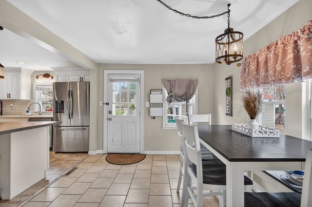 44 Oak St, Billerica, MA 01862