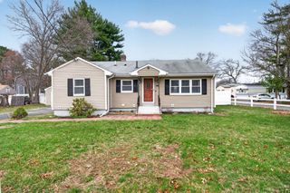 44 Oak St, Billerica, MA 01862