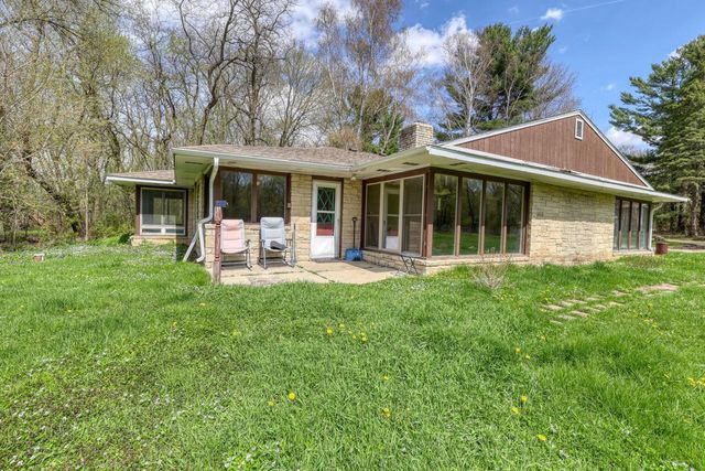 12125 Western AVENUE, Cedarburg, WI 53012