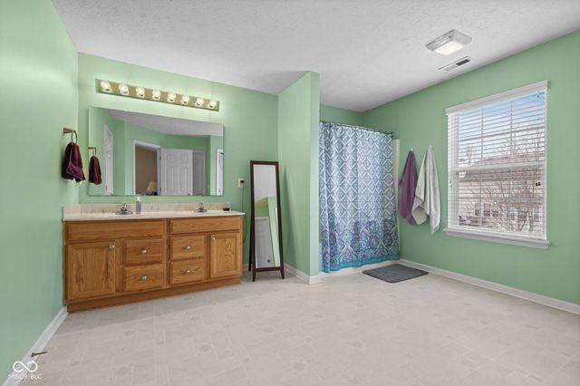 13860 Silverbell Lane, Fishers, IN 46038