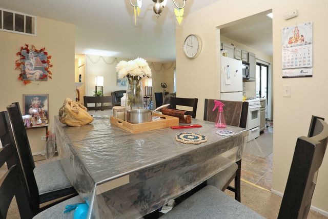 2800 Northampton Drive A1, Rolling Meadows, IL 60008