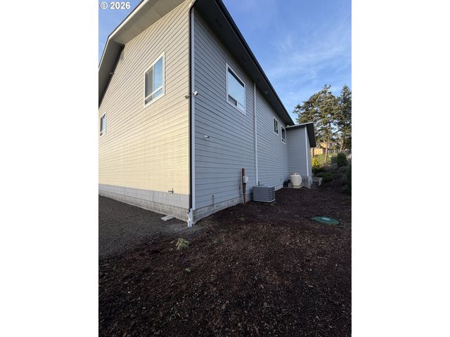 788 PATRICK St, Coos Bay, OR 97420