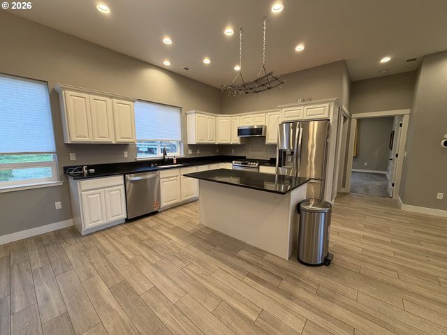 788 PATRICK St, Coos Bay, OR 97420