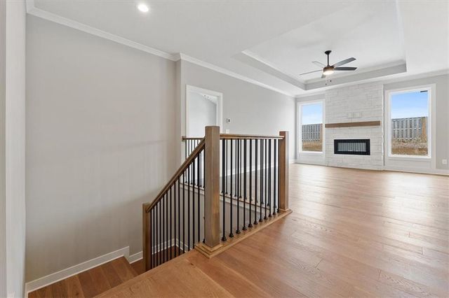 24980 W 94th Place, Lenexa, KS 66227