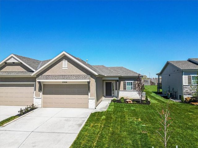24980 W 94th Place, Lenexa, KS 66227
