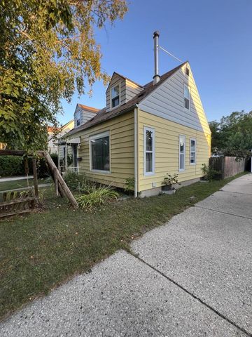 1919 E Norwich AVENUE, Saint Francis, WI 53235