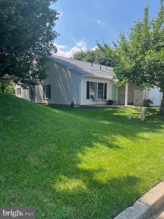 2600 COMPASS DR, Annapolis, MD 21401