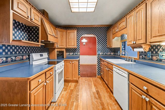 536 Okemos Road, Mason, MI 48854