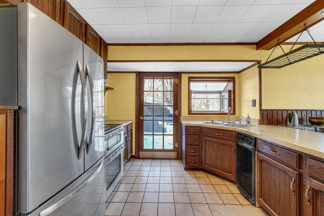 1 The Ledge, Portage, IN 46368