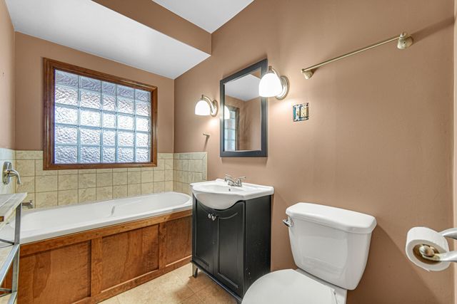 1 The Ledge, Portage, IN 46368