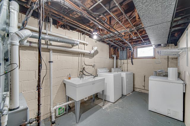 1 The Ledge, Portage, IN 46368