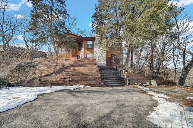 1 The Ledge, Portage, IN 46368