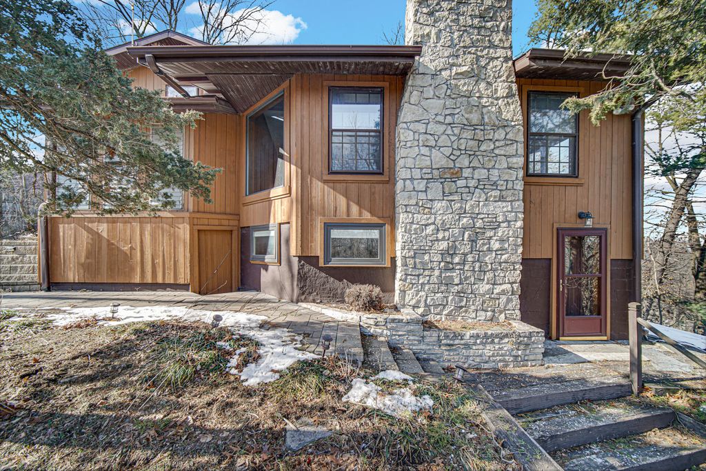 1 The Ledge, Portage, IN 46368