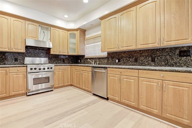 15121 Marlin Place, Van Nuys, CA 91405