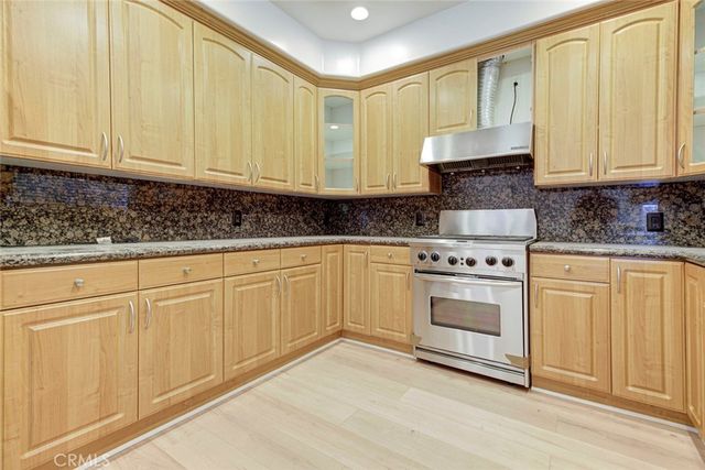 15121 Marlin Place, Van Nuys, CA 91405