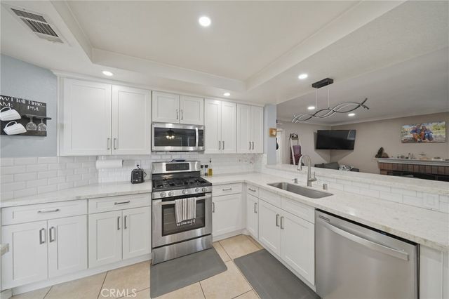2654 Independence Cir, Corona, CA 92882