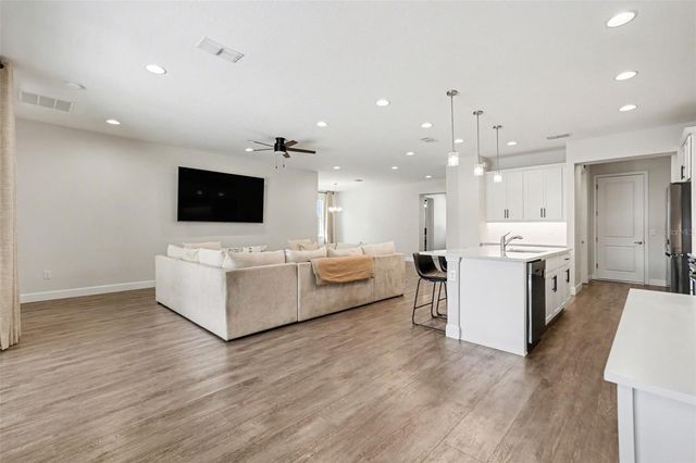 30008 VIENNA WOODS LANE, Wesley Chapel, FL 33545