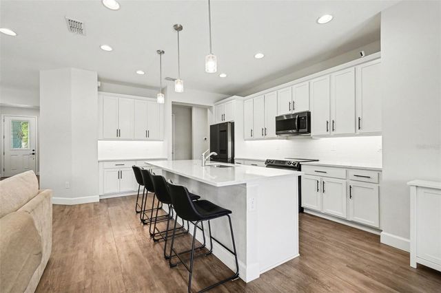 30008 VIENNA WOODS LANE, Wesley Chapel, FL 33545