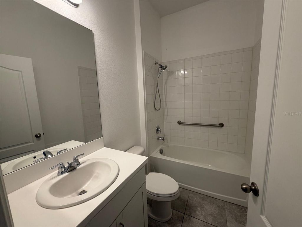 Image 14 of property listing at 1066 ALDER TREE DR., Apopka, FL 32703