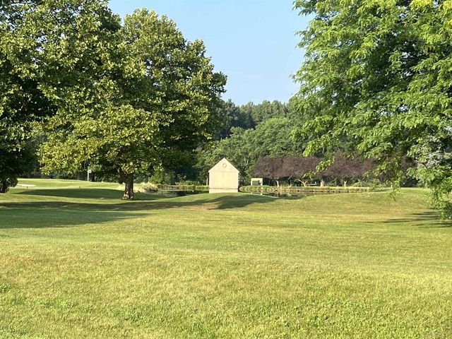 11 Blue Heron Drive, Saginaw, MI 48609