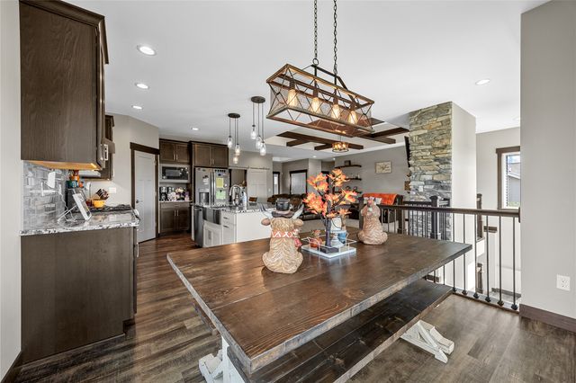 1439 Hunters Field Lane, Marion, IA 52302