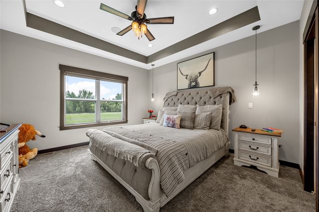 1439 Hunters Field Lane, Marion, IA 52302