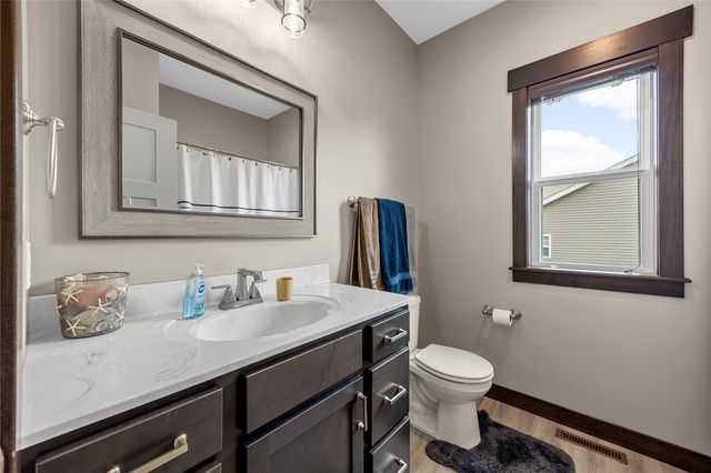 1439 Hunters Field Lane, Marion, IA 52302