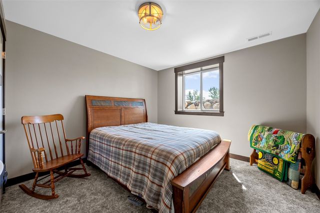 1439 Hunters Field Lane, Marion, IA 52302