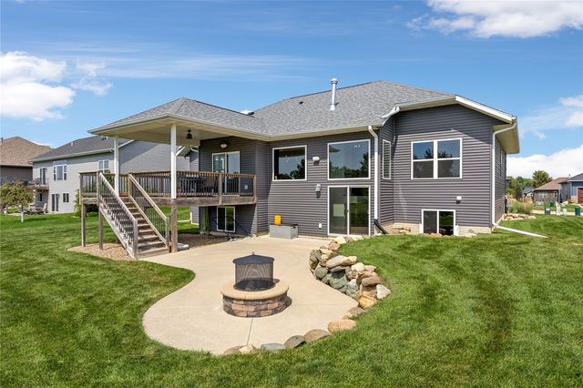 1439 Hunters Field Lane, Marion, IA 52302