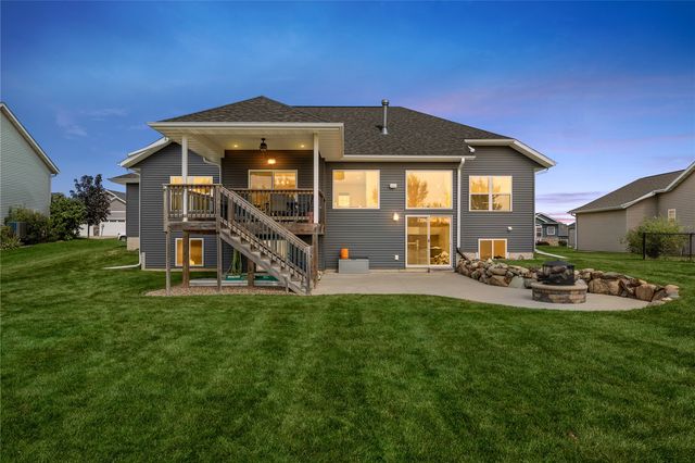 1439 Hunters Field Lane, Marion, IA 52302