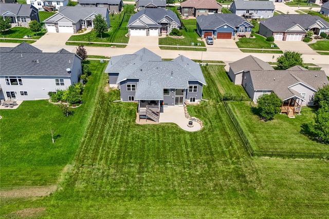 1439 Hunters Field Lane, Marion, IA 52302