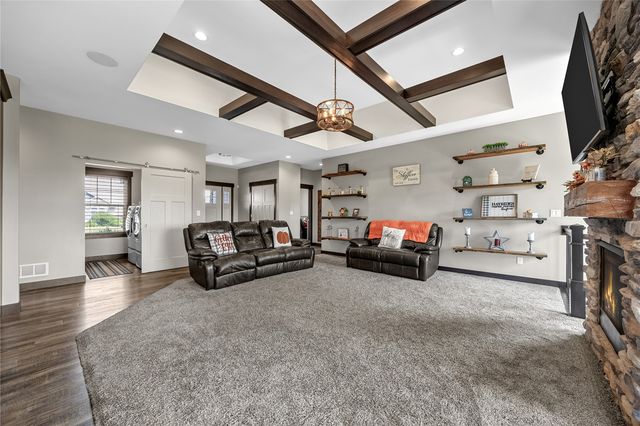1439 Hunters Field Lane, Marion, IA 52302
