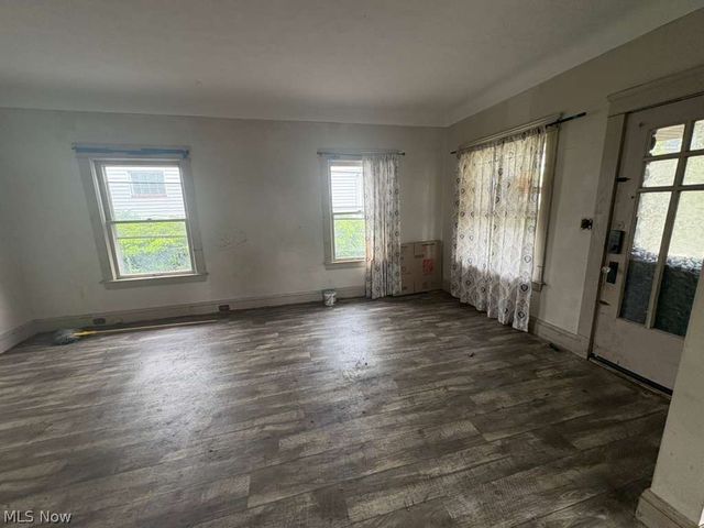 7901 New York Avenue, Cleveland, OH 44105