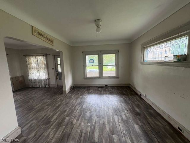 7901 New York Avenue, Cleveland, OH 44105